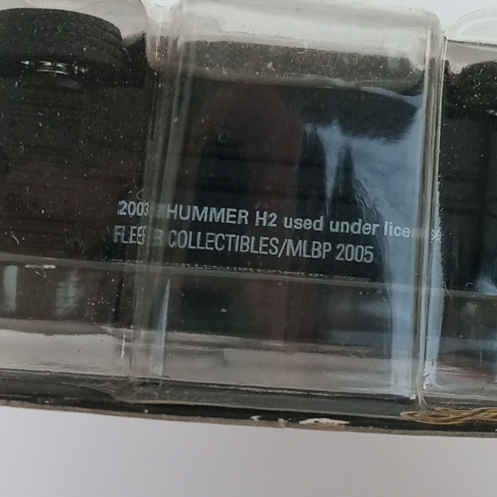 Vintage Fleer Collectibles Hummer H2 With Trading Card - Picture 13 of 16